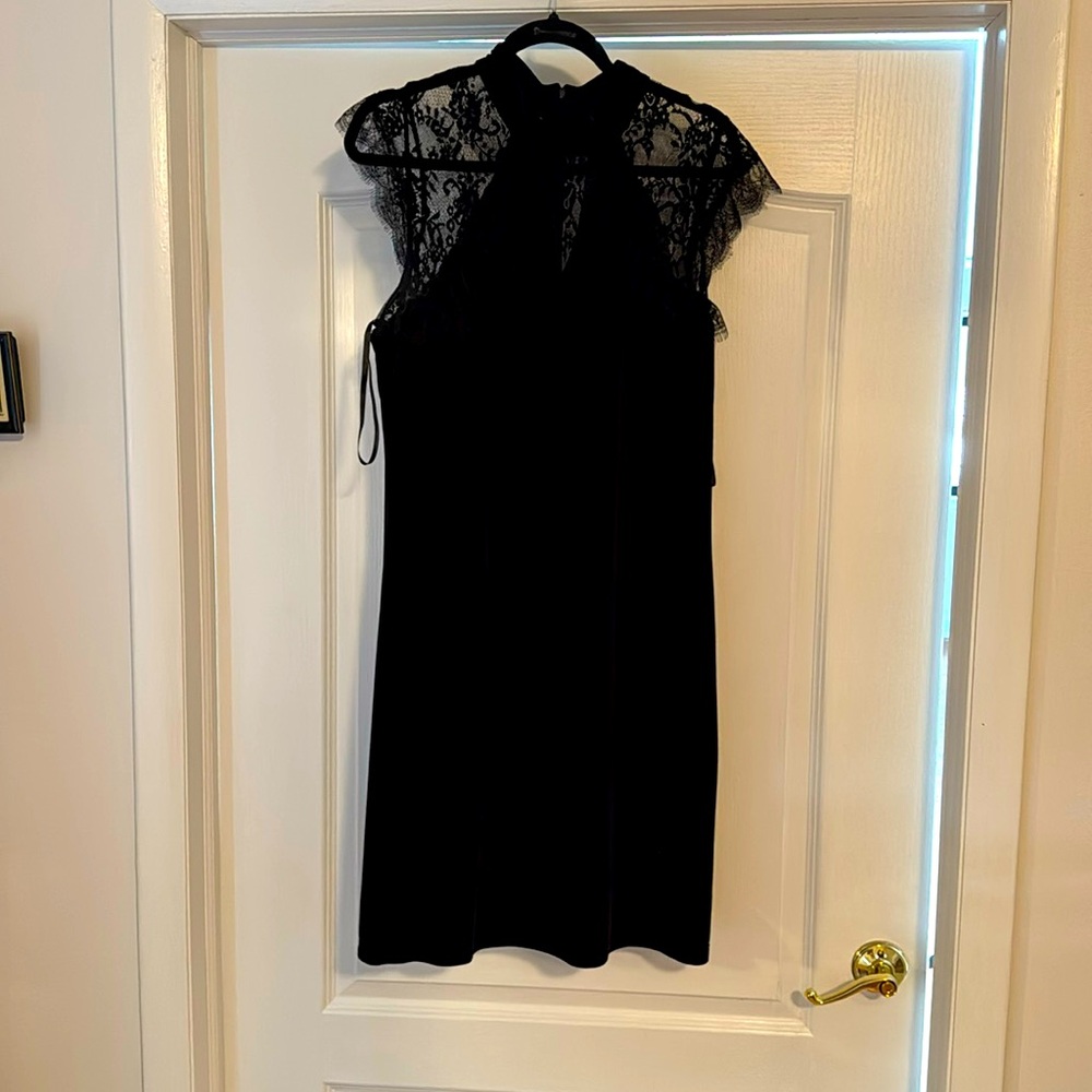 White House Black Market Keyhole/Lace shift dress